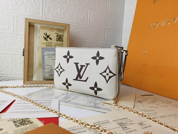 ルイヴィトンバッグ背面デザイン